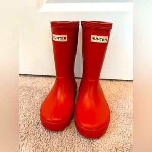 Hunter Red Rubber Rain Boots – Kids Size 9 – Excellent Condition!